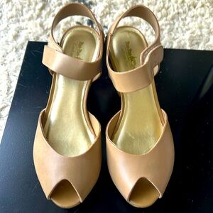 COACH and FOUR wedge sandal